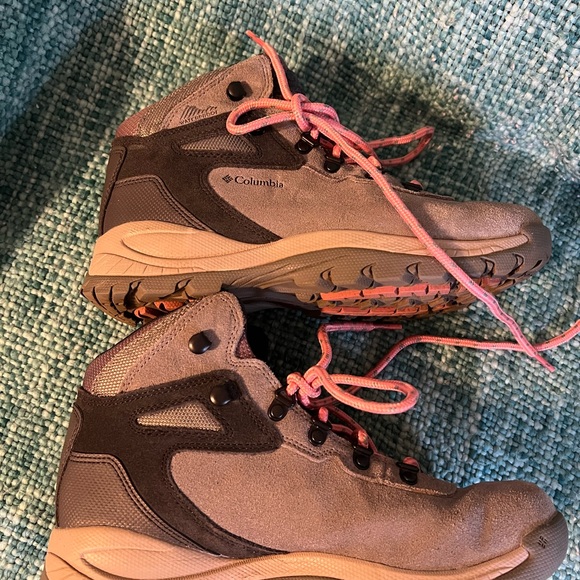 Columbia Women's Newton Ridge Plus Waterproof Amped Hiking Shoe 8.5 - Picture 3 of 6